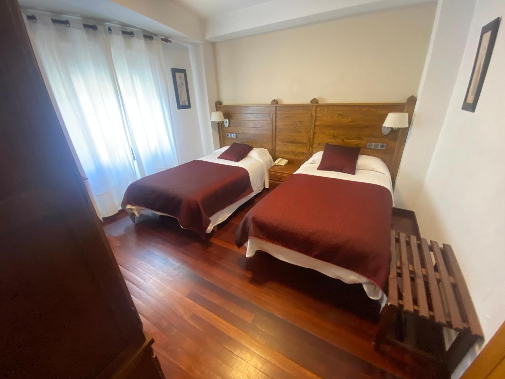 Hotel La Rambla Biescas  Exteriér fotografie