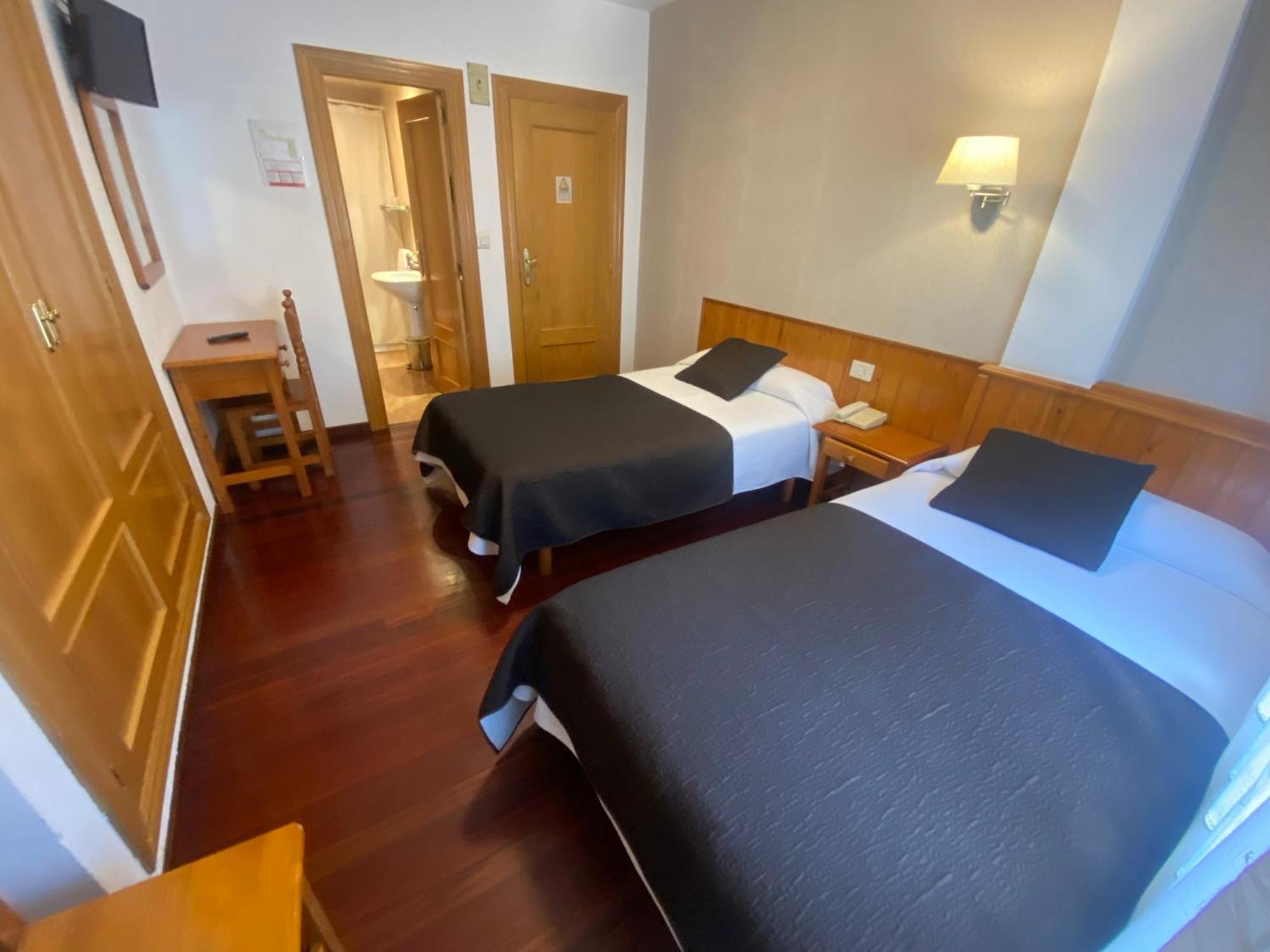 Hotel La Rambla Biescas  Exteriér fotografie