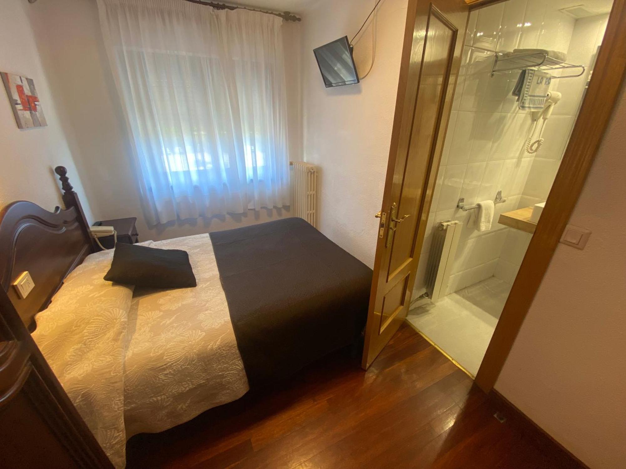 Hotel La Rambla Biescas  Exteriér fotografie